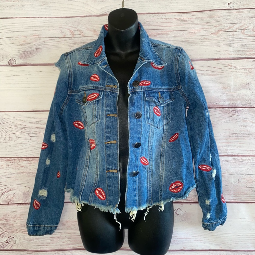 Savanna Jane Lips Embroidered Denim Jacket Distressed Cropped M